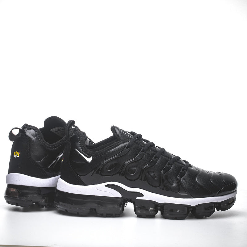 VaporMax Plus “Black/White”