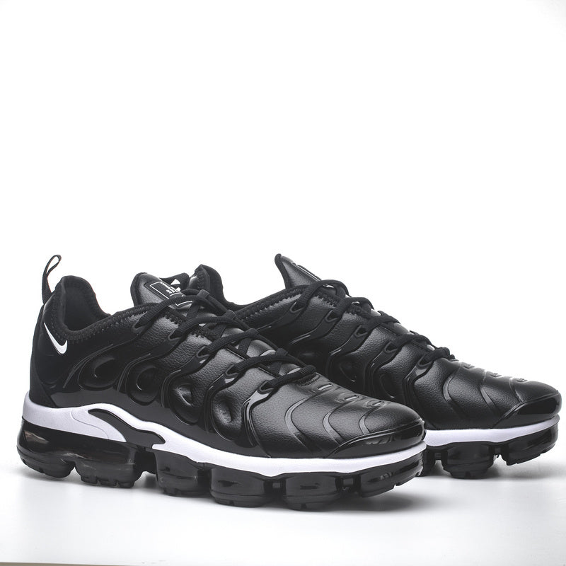 VaporMax Plus “Black/White”