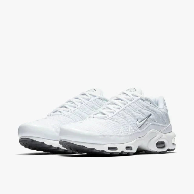 NIKE AIR MAX PLUS TN "TRIPLE WHITE" - PRONTA ENTREGA