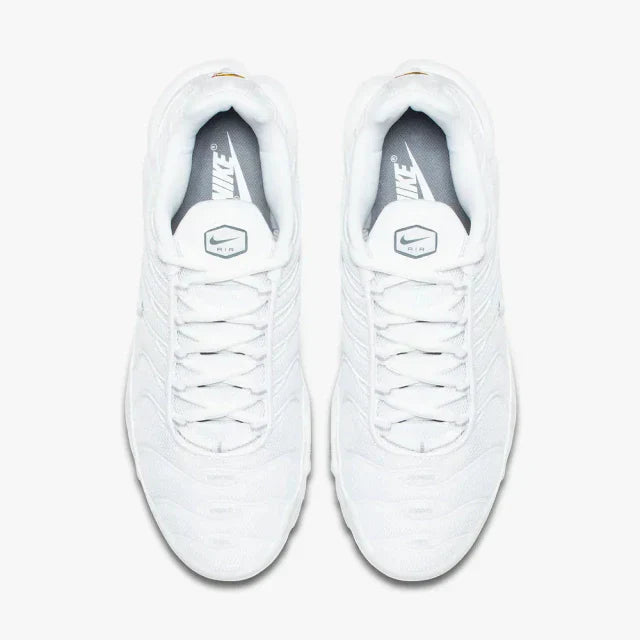 NIKE AIR MAX PLUS TN "TRIPLE WHITE" - PRONTA ENTREGA